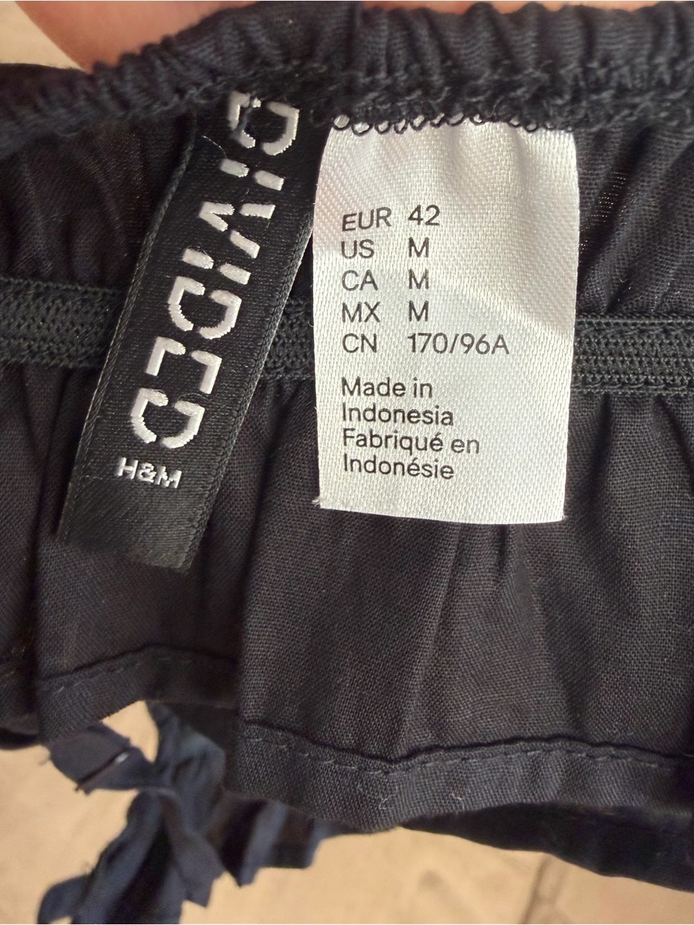 H&M Black Ruffle Smocked Camisole Top - Picture 3 of 3